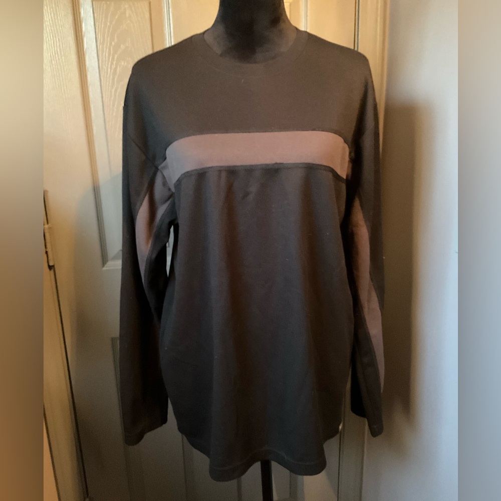 The North Face large black and gray long sleeve top